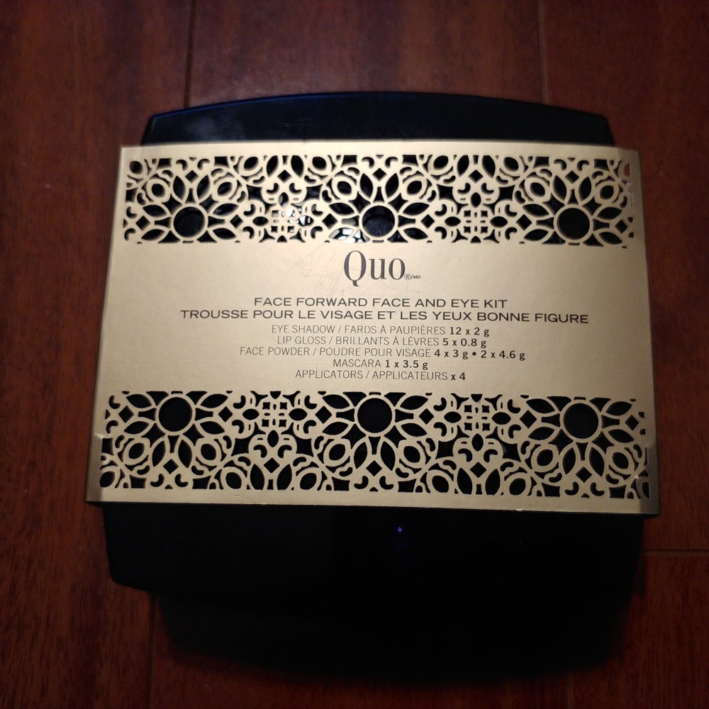 | Quo Makeup Set | 012 |